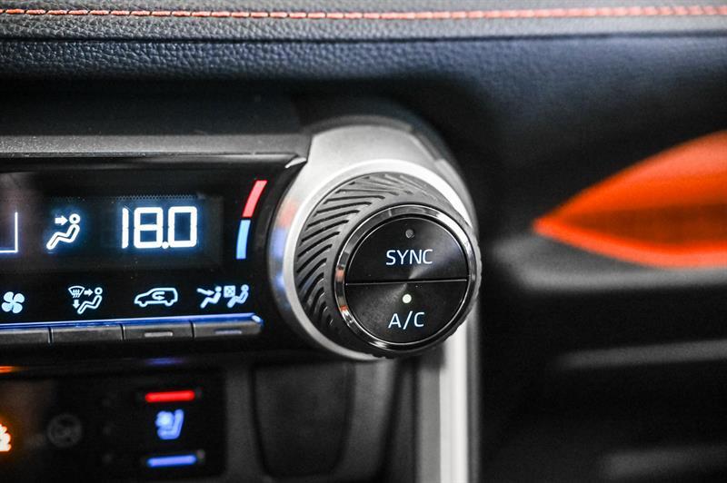 2020 Toyota RAV4 - Image 27