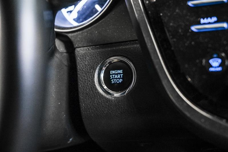 2020 Toyota Camry - Image 19