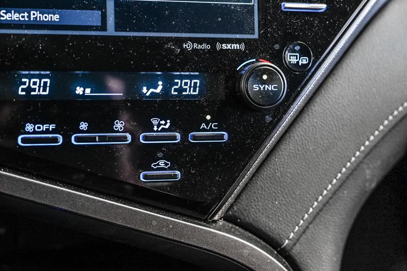 2020 Toyota Camry - Image 20