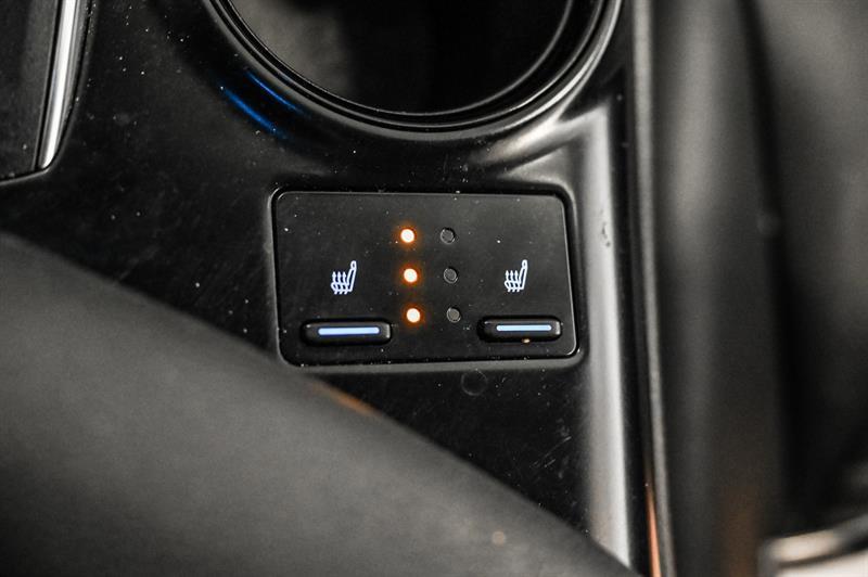2020 Toyota Camry - Image 21