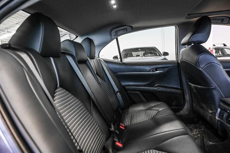 2020 Toyota Camry - Image 23