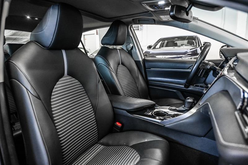 2020 Toyota Camry - Image 28