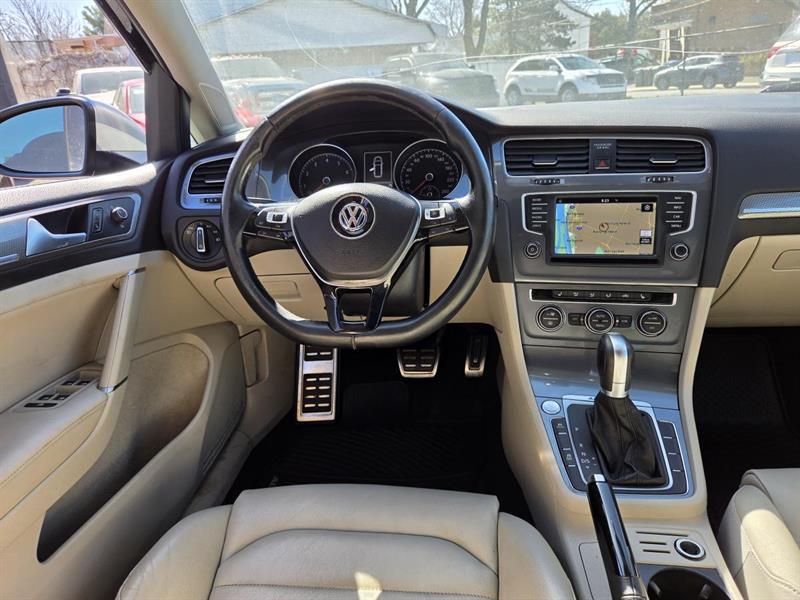2017 Volkswagen Golf - Image 14