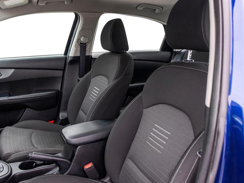 kia Forte 2021 - 27