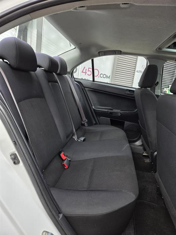 mitsubishi Lancer 2017 - 12