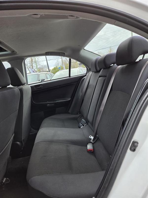 mitsubishi Lancer 2017 - 13