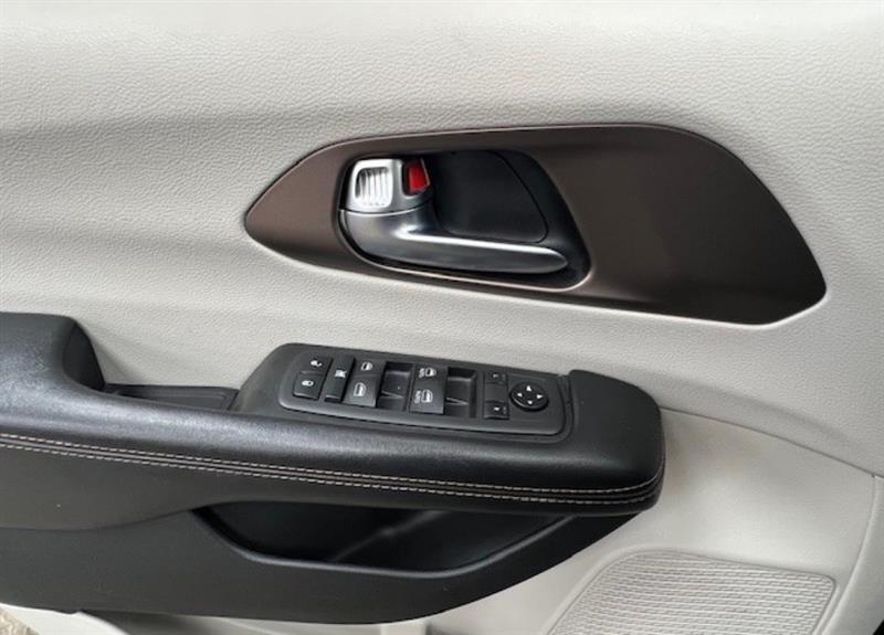 chrysler Pacifica 2019 - 24