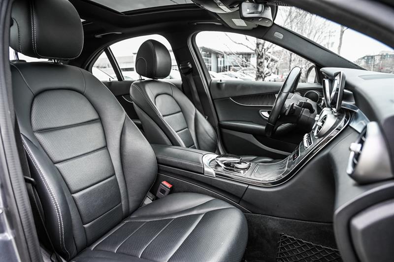mercedes-benz C300 2020 - 26