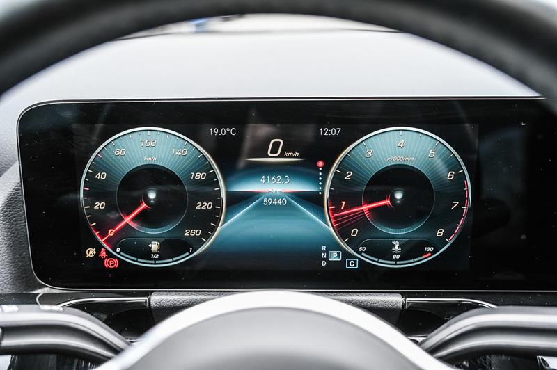mercedes-benz GLA250 2022 - 21