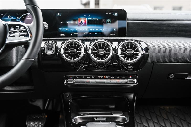 mercedes-benz CLA250 2023 - 28