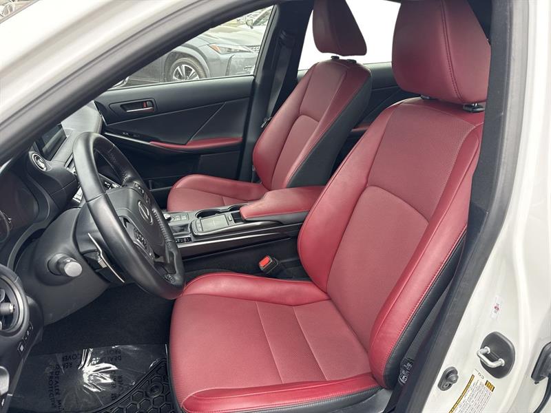lexus IS 300 2025 - 15
