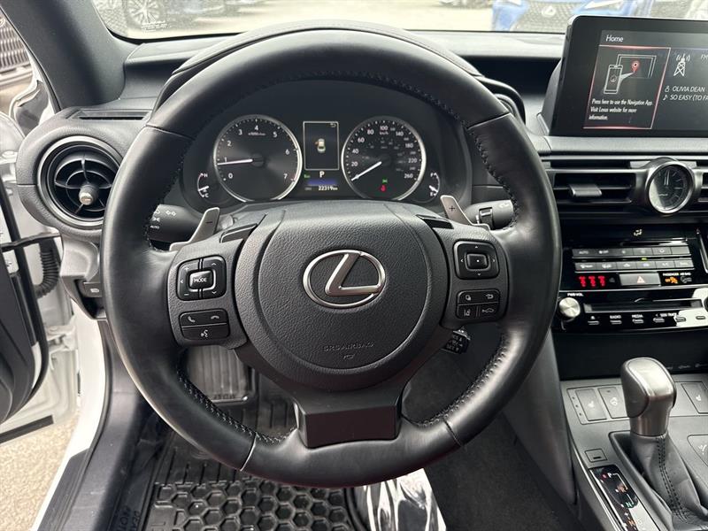 lexus IS 300 2025 - 18