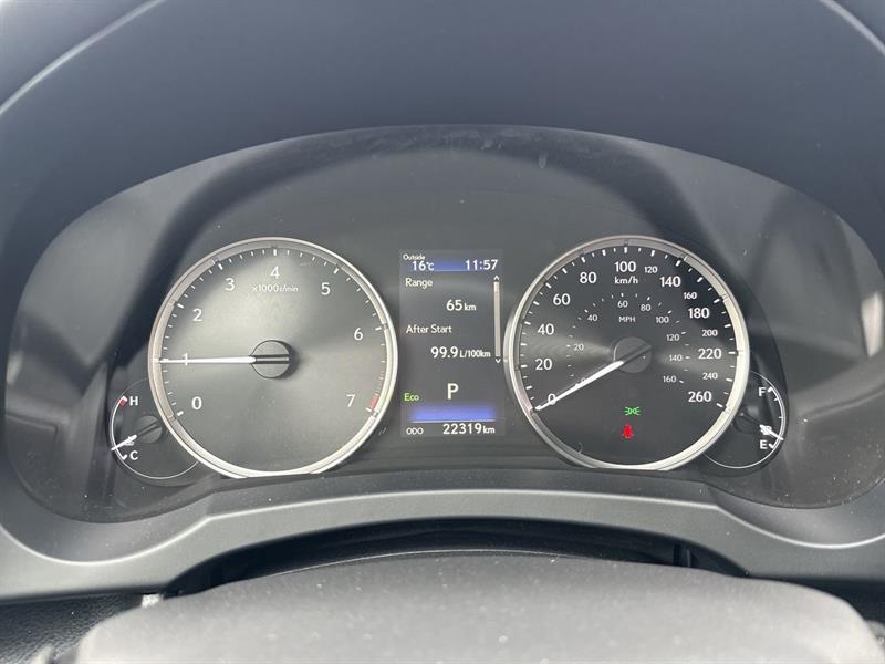 lexus IS 300 2025 - 19
