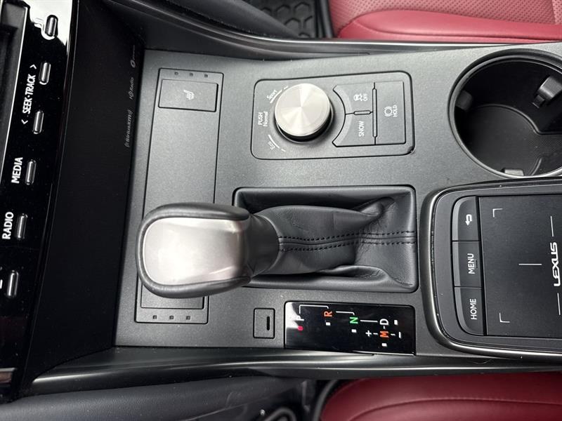 lexus IS 300 2025 - 23