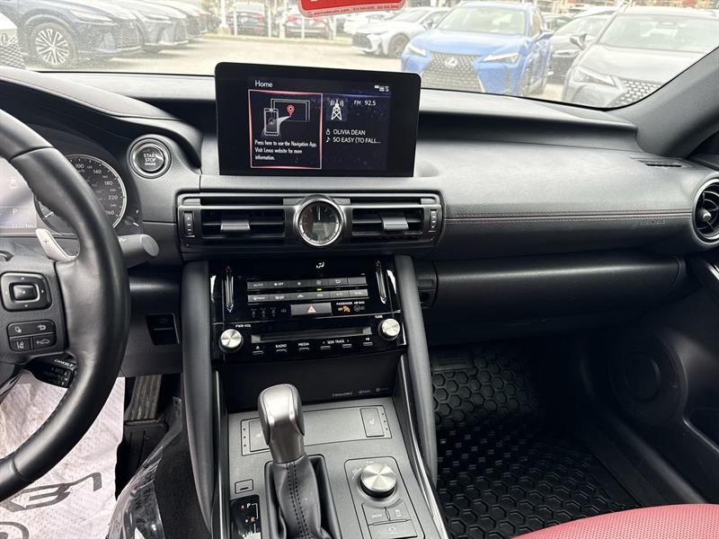 lexus IS 300 2025 - 24