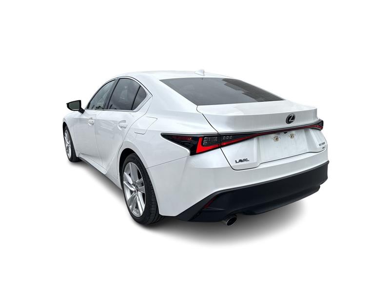 lexus IS 300 2022 - 8