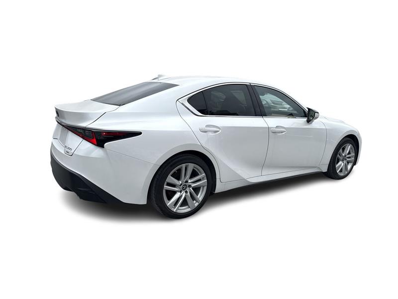 lexus IS 300 2022 - 11