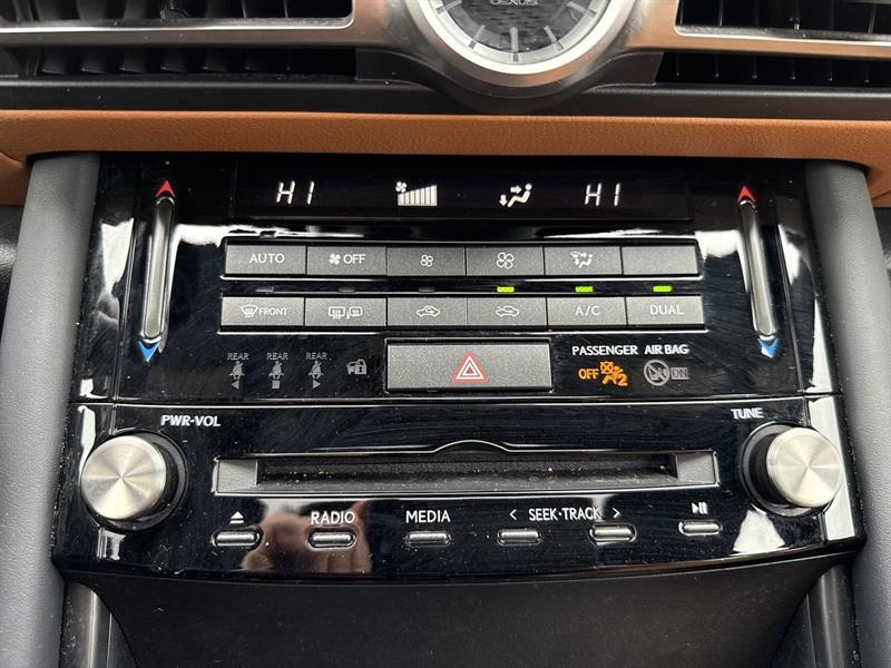 lexus IS 300 2022 - 22