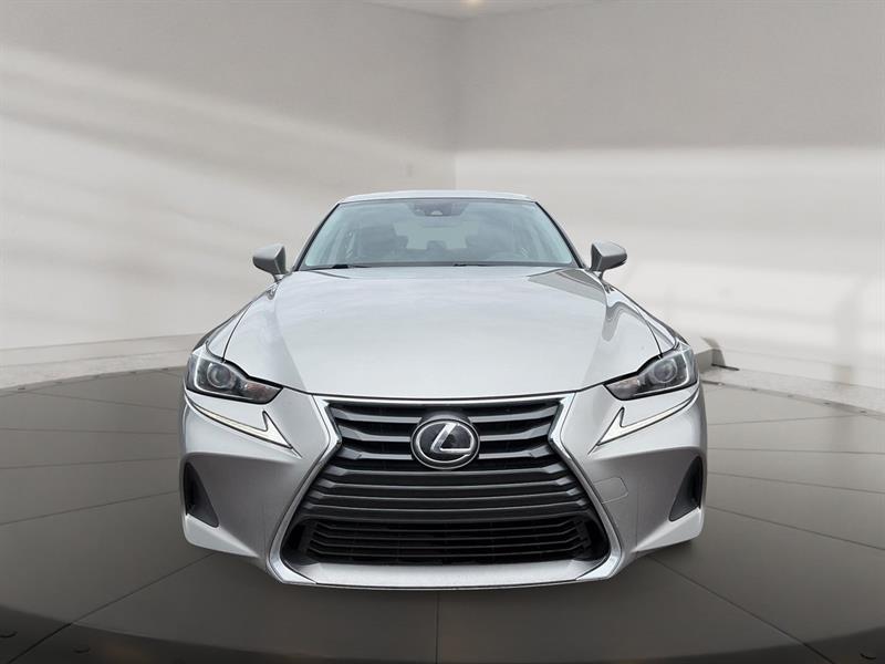 lexus IS 300 2017 - 2