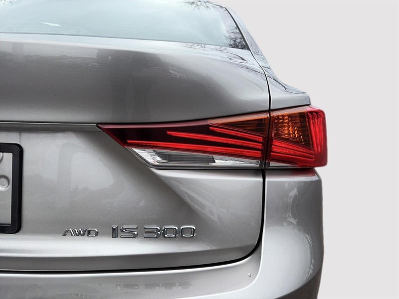 lexus IS 300 2017 - 6