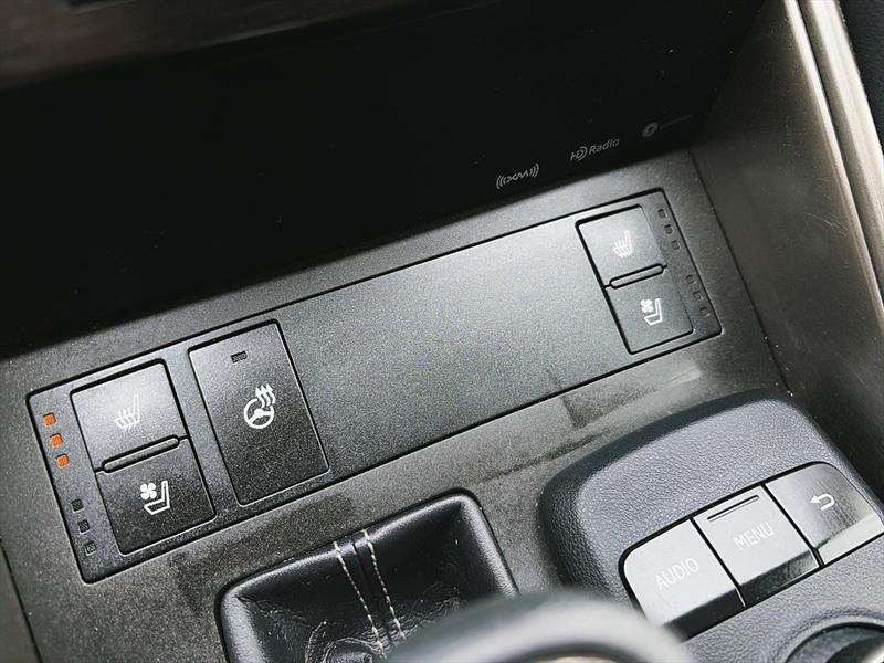 lexus IS 300 2017 - 20