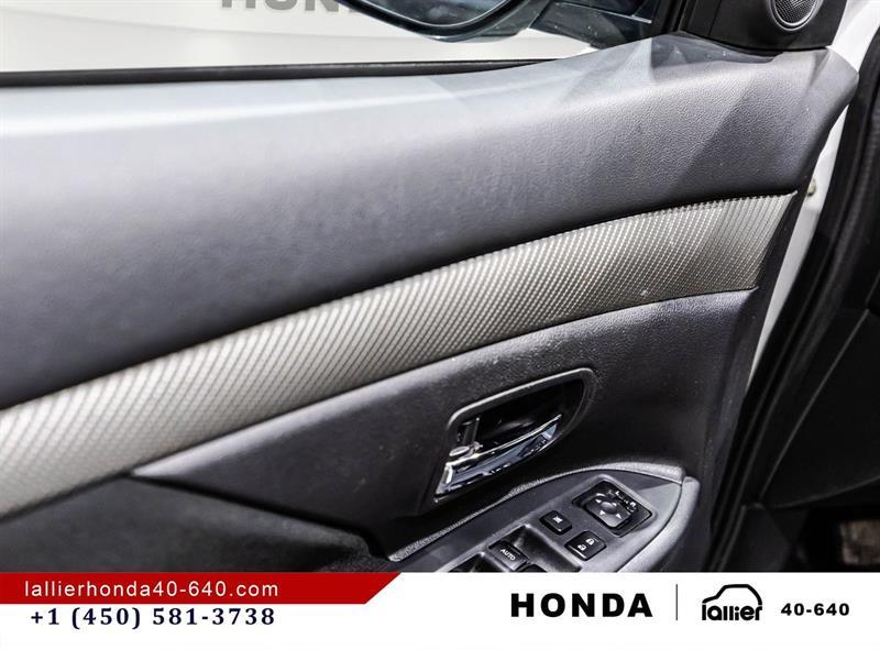 2018 Mitsubishi Outlander - Image 12