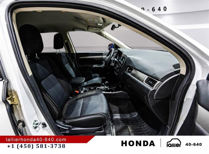 2018 Mitsubishi Outlander - Image 18