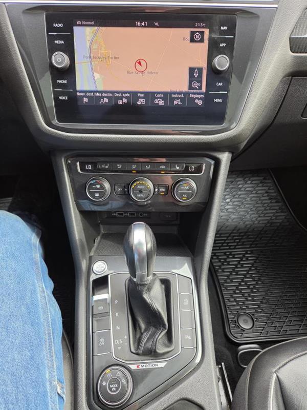 2018 Volkswagen Tiguan - Image 21