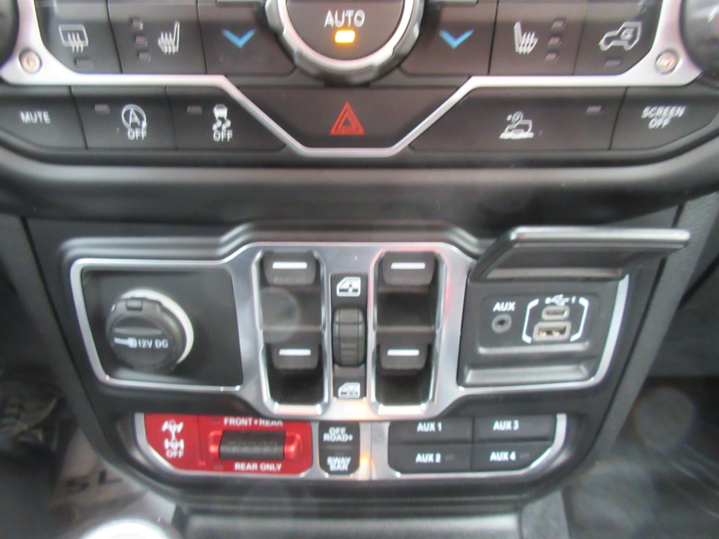 jeep Wrangler 2021 - 32