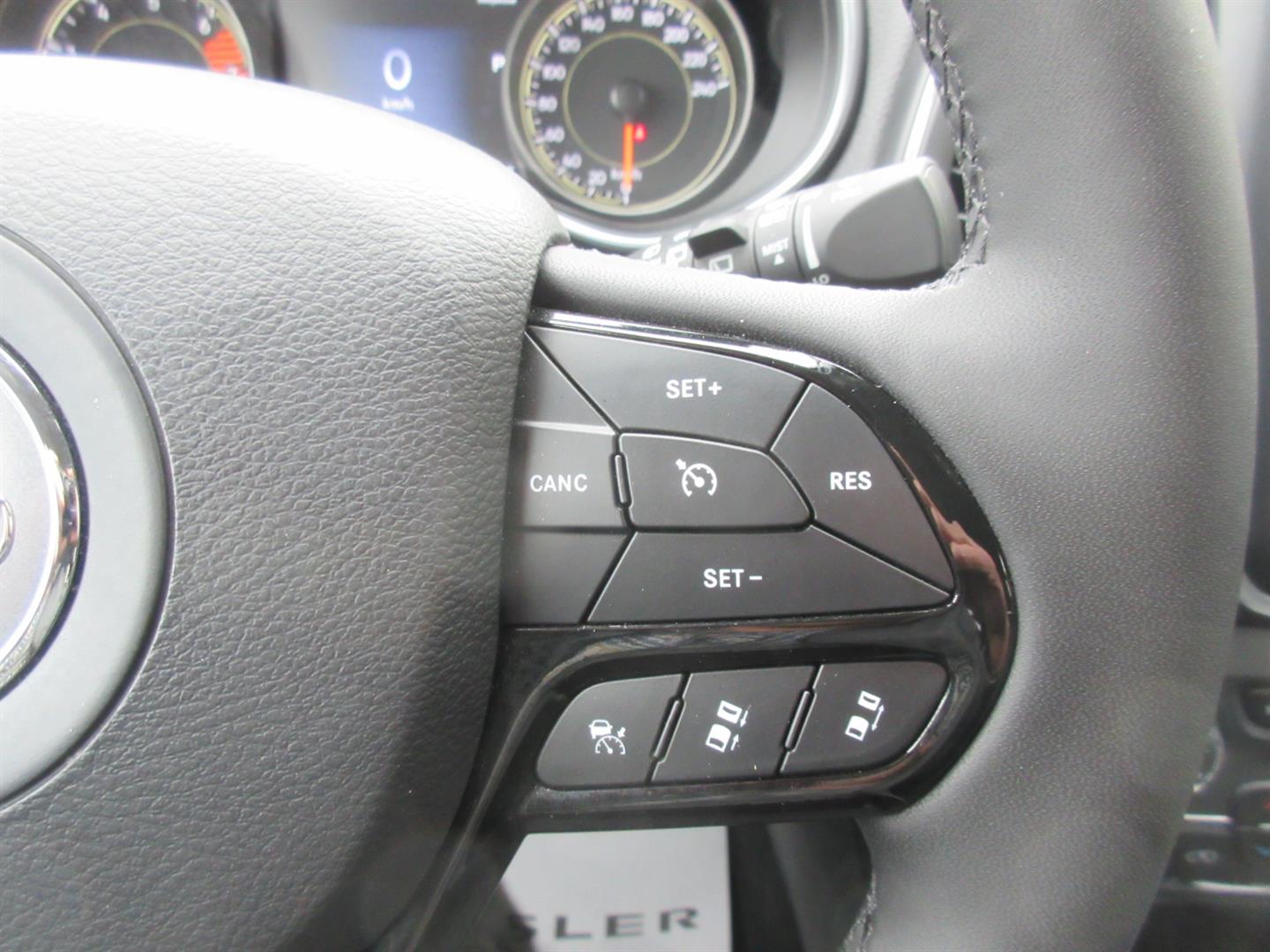 jeep Cherokee 2023 - 28