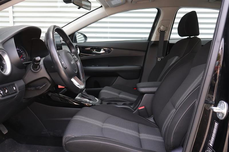 kia Forte 2023 - 11