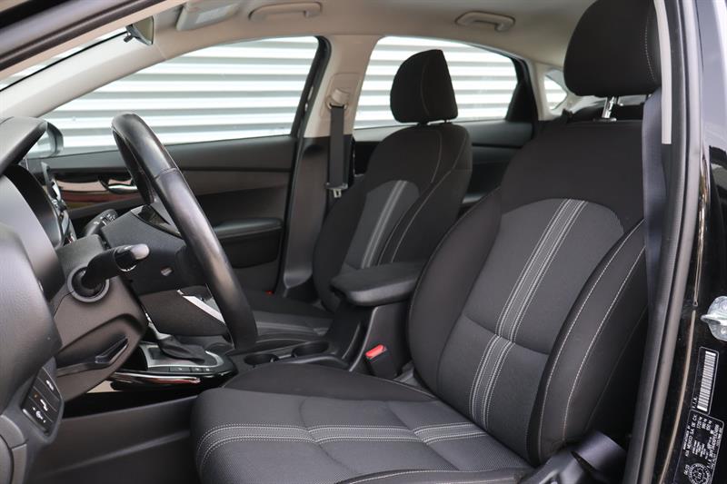 kia Forte 2023 - 12