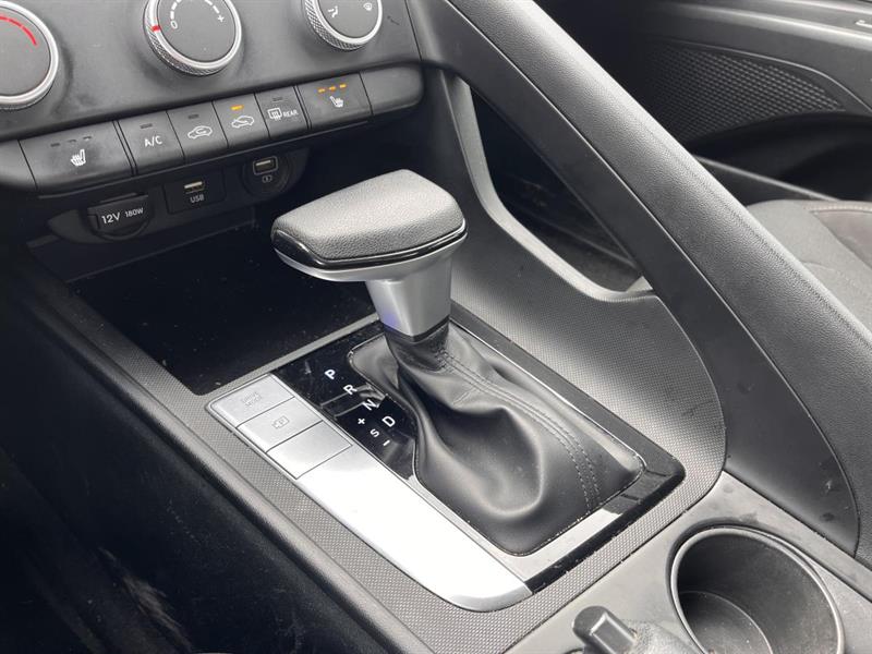 hyundai Elantra 2022 - 17