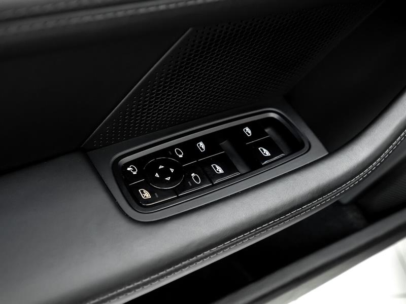porsche Taycan 2021 - 16