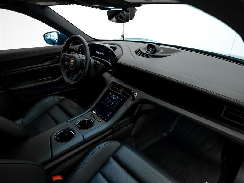 porsche Taycan 2021 - 18