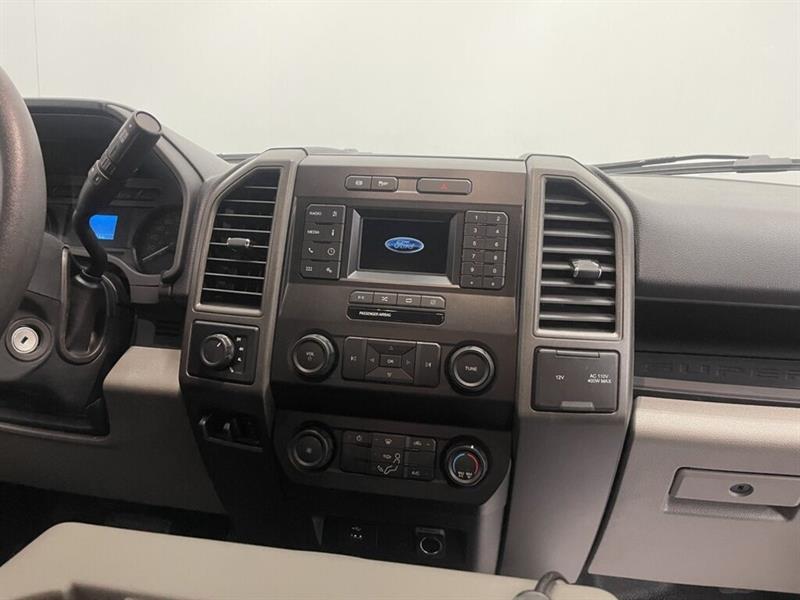 ford Super Duty F-550 2022 - 16