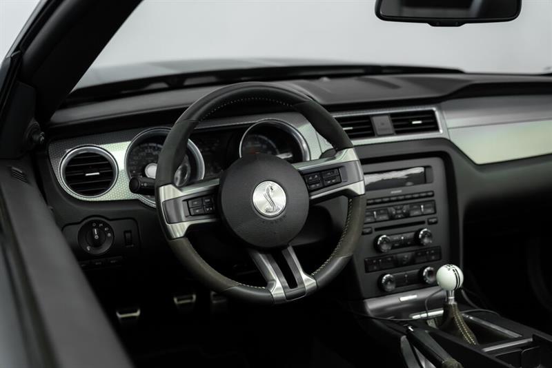 ford Mustang 2010 - 11