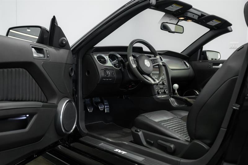 ford Mustang 2010 - 12