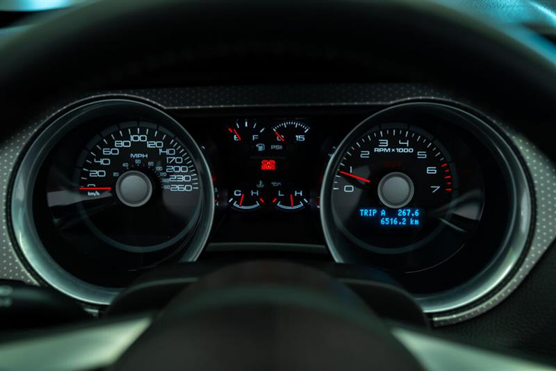 ford Mustang 2010 - 25