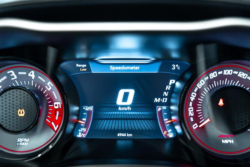 Dodge Challenger 9