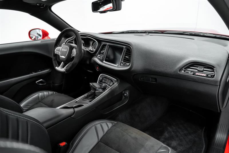 Dodge Challenger 10