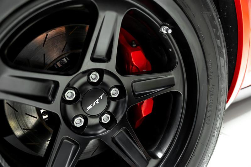 Dodge Challenger 12