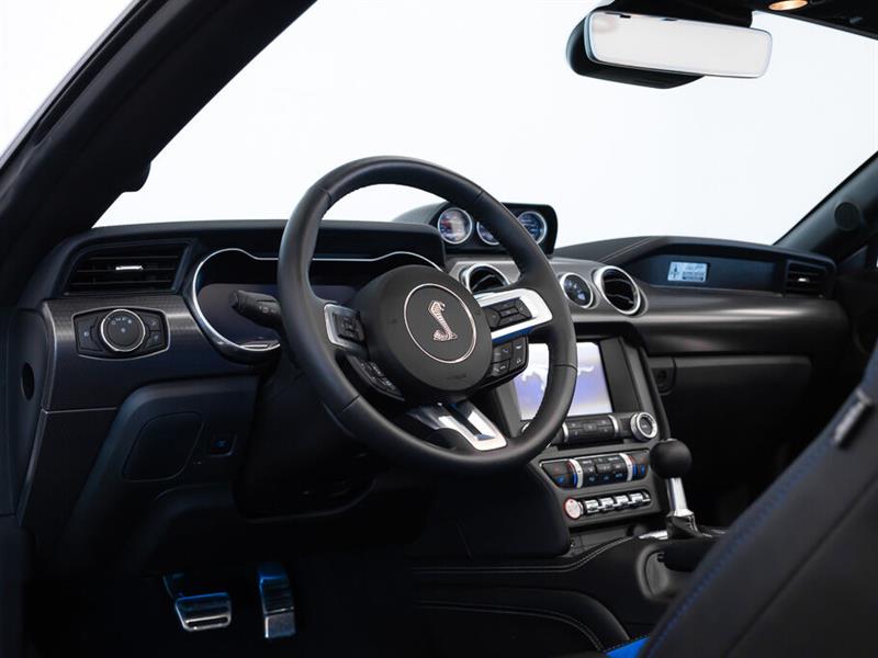 ford Mustang 2021 - 24