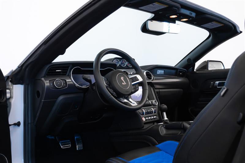 ford Mustang 2021 - 25