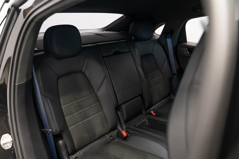 porsche Cayenne 2025 - 19
