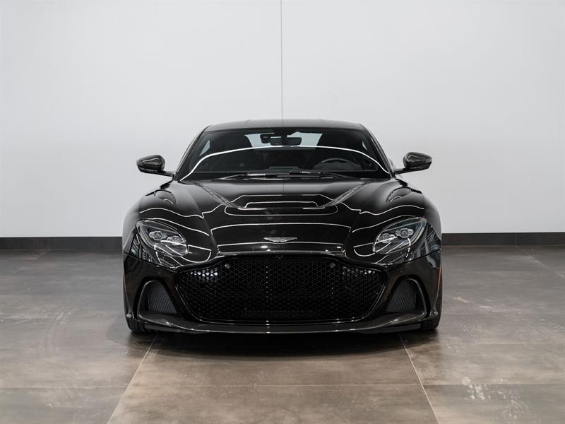2023 Aston Martin DBS
