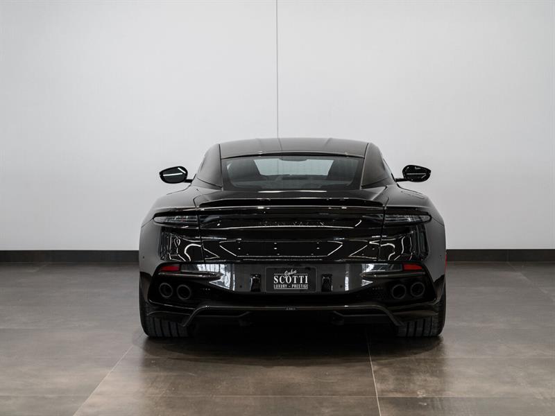 Aston Martin DBS 4