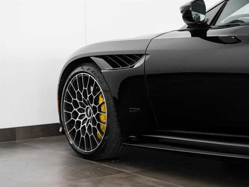 Aston Martin DBS 6