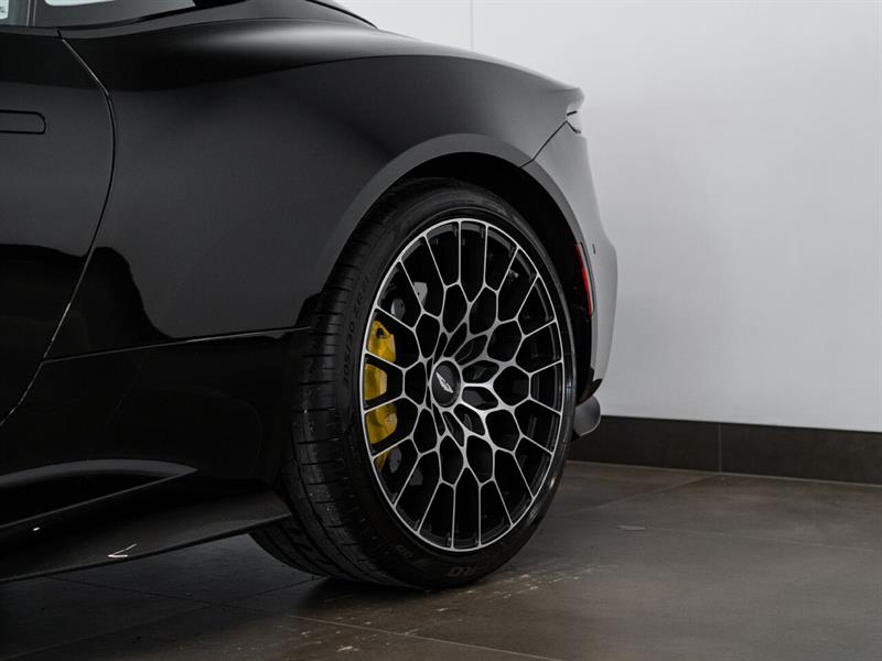 Aston Martin DBS 8