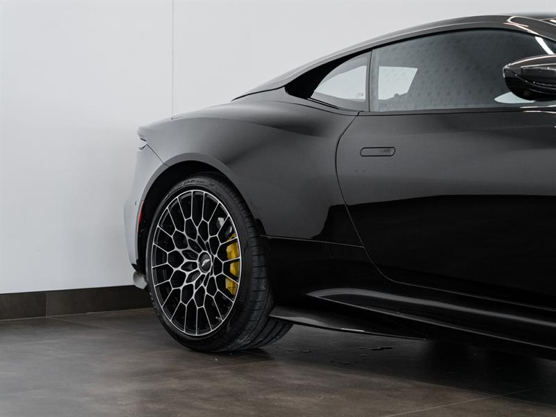 Aston Martin DBS 9